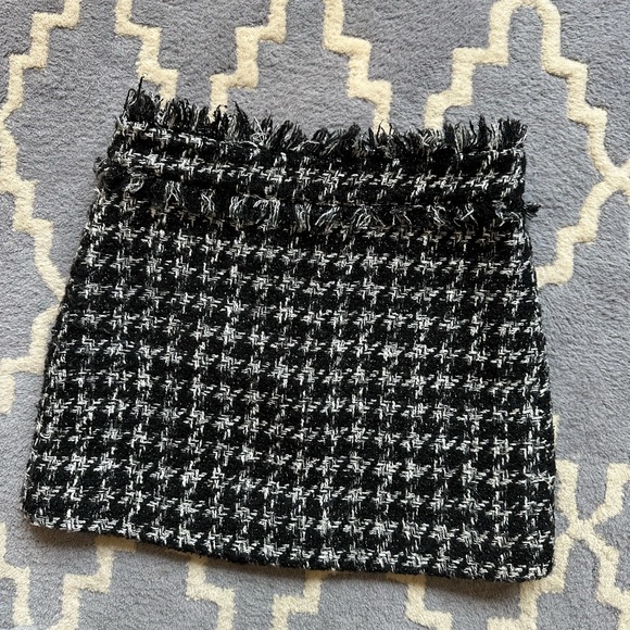 KatieJ NYC Chic Black and White Tweed Skirt - Picture 1 of 2